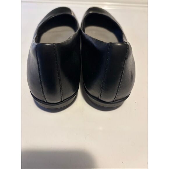 earth Black Leather Flats - Picture 3 of 6